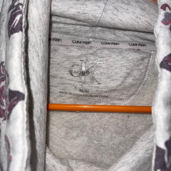 Never worn Calvin Klein sweatshirt - Picture 3 of 5